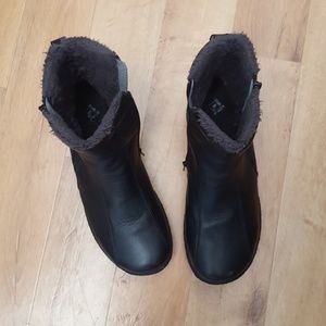Propet Hope black bootie 9M